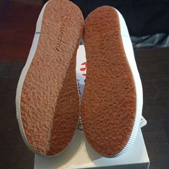 Superga Classic White & Pale Gold Girls 5.5 Boys 4Y New With Box - Picture 7 of 7